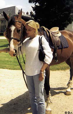 elodie100.jpg (30610 bytes)
