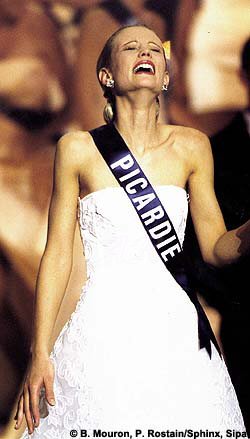 elodie39.jpg (26619 bytes)